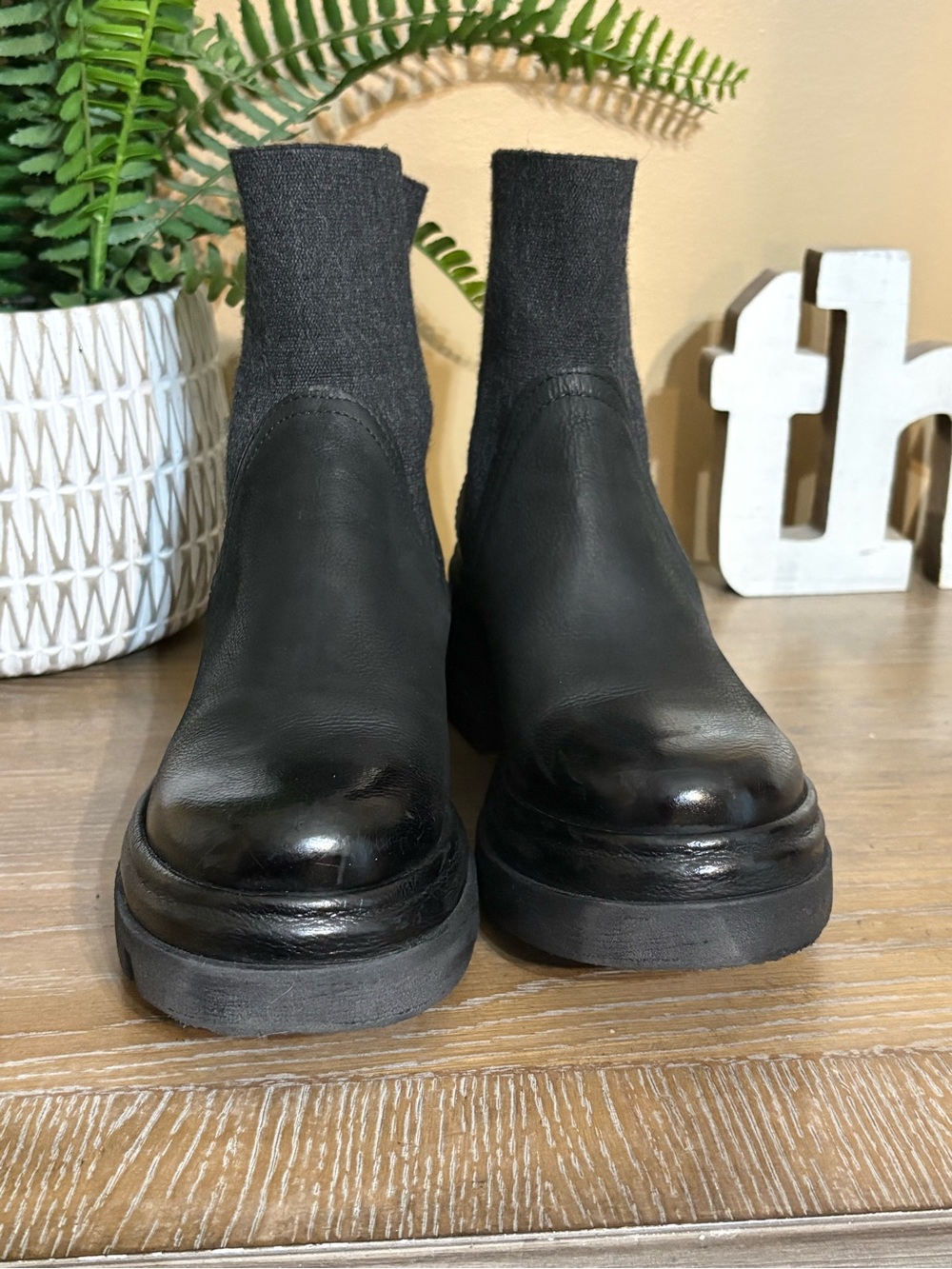 A.S.98 Edie Black Lug Sole Ankle
Boots Women's Size 6 - Picture 7 of 14